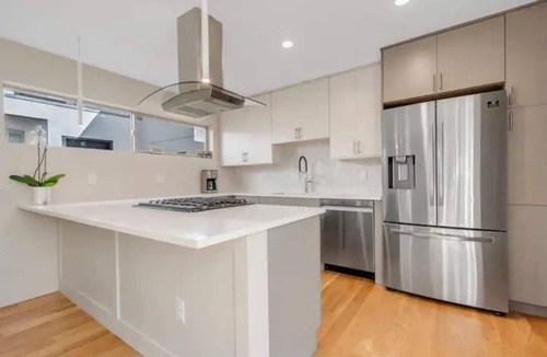 West Colfax Apartment | Modern Townhome for long stays | Near Sloan’s Lake