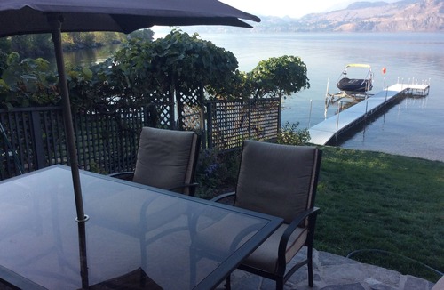 Okanagan-Similkameen House | Modern waterfront home on Skaha Lake