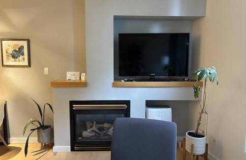 Downtown Victoria Condo | Modern Waterfront Sanctuary with Home Office
