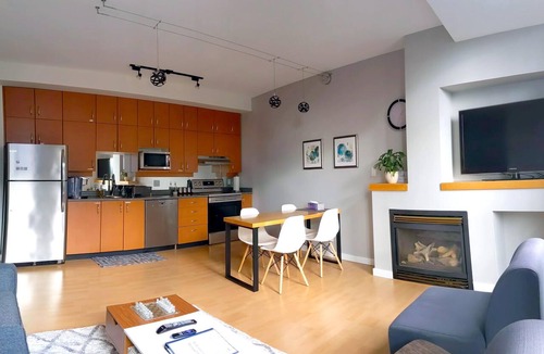 Downtown Victoria Condo | Modern Waterfront Sanctuary with Home Office