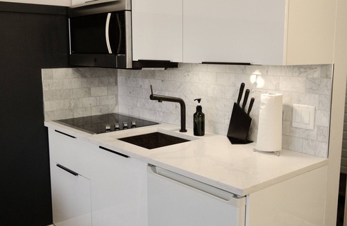 Village North Condo | Modern Whistler Village Studio with Mountain Views