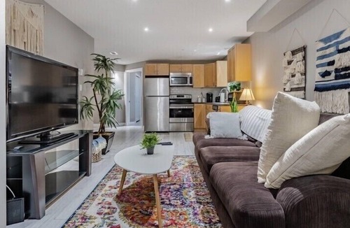 Corman Park No. 344 House | Modest & Peaceful Private HomeAway from Home~ 55 “ TV Free Wifi