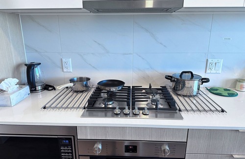 Burnaby Apartment | Monthly stay/Relocation Special near Lougheed Mall & SFU