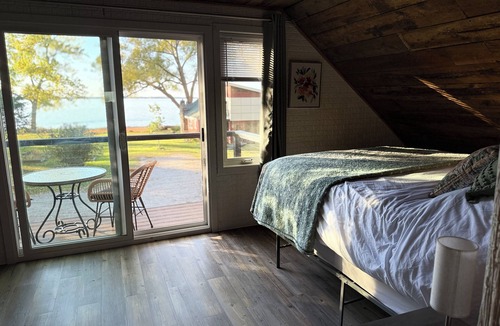 Franklin County Apartment | Moonlight and Maple Lake Escape