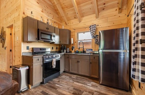 Pittsburg Cabin | Moose Alley Cabin On The Rocks