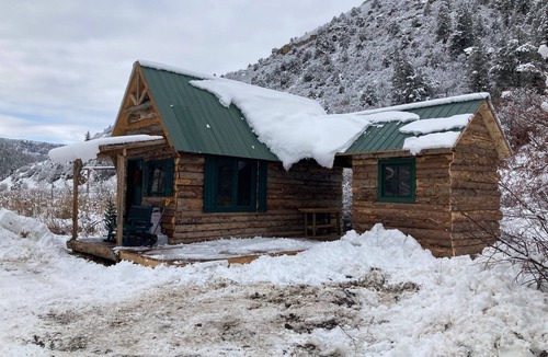 Somerset Cabin | Moose Landing Cabin - Leave Lovers Retreat on River on Kebler Pass