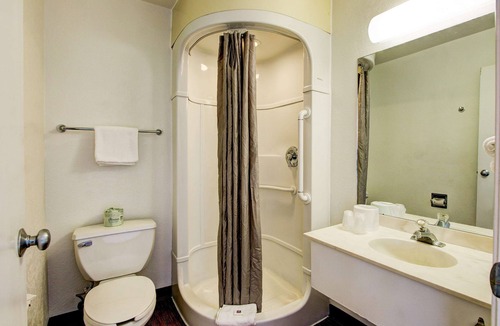 Dupont Hotel | Motel 6 Denver, CO - Airport