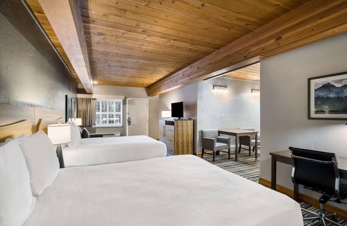 Glenwood Springs Hotel | Mountain Adventure Hub Near Downtown Glenwood | Pool Access | Free Breakfast