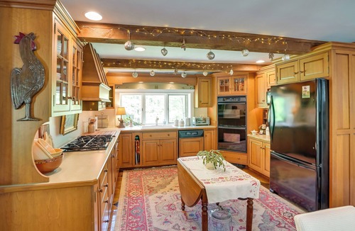 Hawley Cottage | Mountain Biking Hub: 5 Mi to Berkshire East!