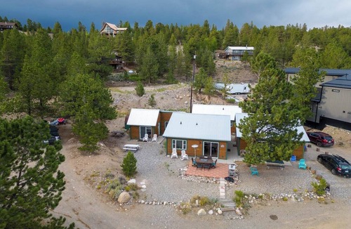 Twin Lakes Cabin | Mountain Cabin by Twin Lakes w/BBQ and Fast WiFi
