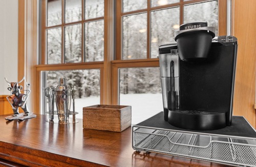 North Creek House | Mountain hideaway with ski lockers, wood fireplace, pool table, grill & W/D