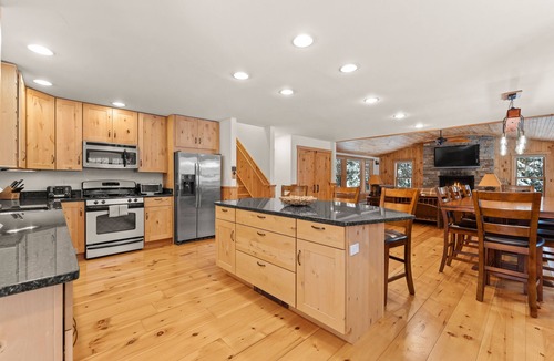 North Creek House | Mountain hideaway with ski lockers, wood fireplace, pool table, grill & W/D