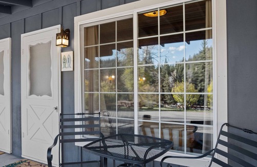 Almont House | Mountain Magic: Cozy Cabins, World-Class Fishing & Rocky Mountain Charm