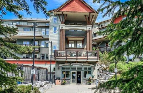 Canmore House | Mountain Memories Family Fun at The Lodges