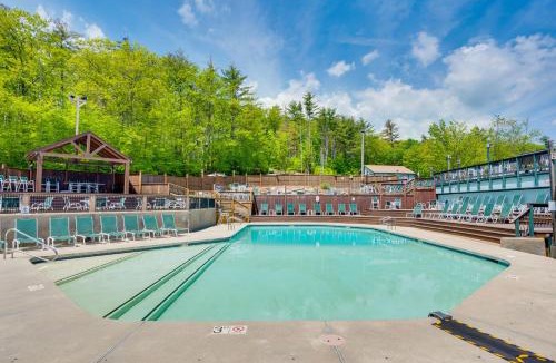 Campton House | Mountain Resort Condo with King Bed Suite
