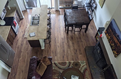 Wildernest Condo | Mountain Retreat- Sleeps 10 in Beds