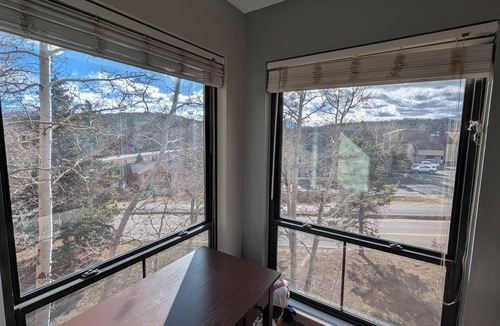 Wildernest Condo | Mountain Retreat- Sleeps 10 in Beds