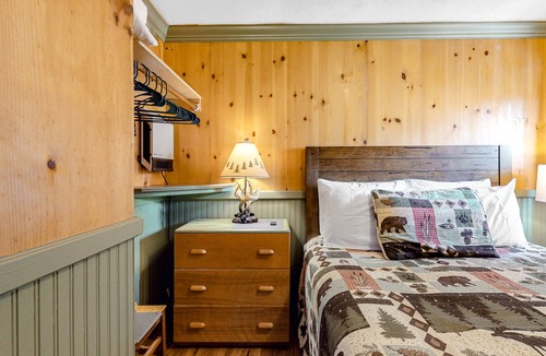 Thornton Cabin | Mountain-view cabin with porch, firepit, fireplace, WiFi & seasonal pool