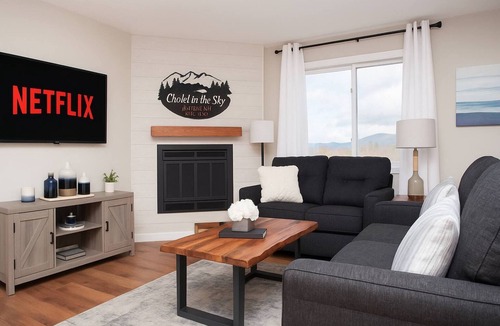 Jackson Ski Chalet | *Mountain View Chalet | Story Land| 2BR + Sleeps 8