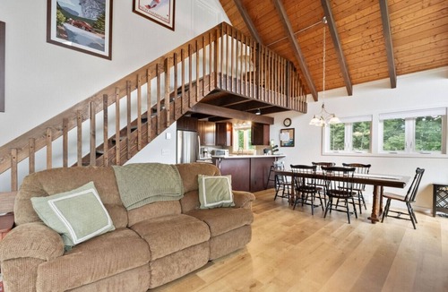 Lincoln Apartment | Mountain View Chalet w/Amenities