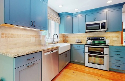 Jackson Condo | Mountain view condo with gas fireplace, balcony, & grill - close to skiing