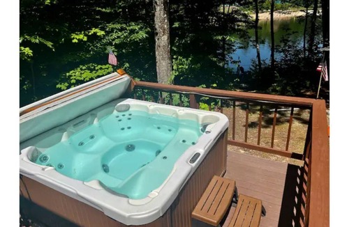 Campton Ski Chalet | Mountain View, Lake, Private Dock, Pool&amenities