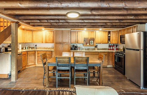 Bridgewater Corners House | Mountain View Retreat, 9 Min to Killington