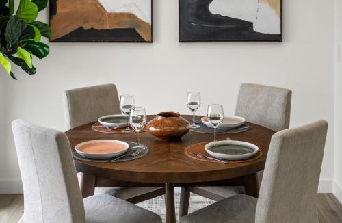 Cochrane House | Mountain View Retreat - 1 Hour to Banff