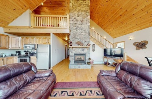 Greenwood Cabin | Mountain Views. Unforgettable Sunsets.