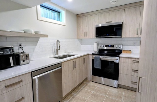 Red Deer House | Mountview Manor (Back Access)