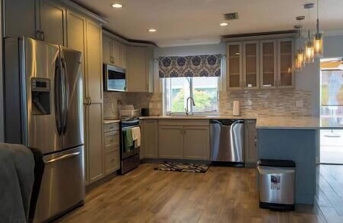 Florida Gardens House | Mt Irvine Resort-Pool home/Close Beach/Equestrian