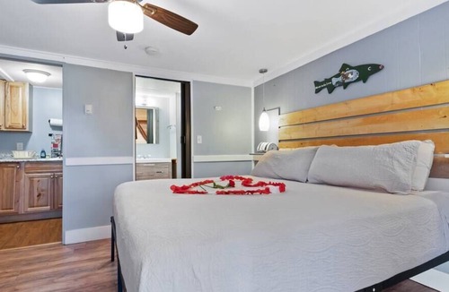 Twin Mountain Cottage | Mt. Washington by day and hot tub at night! #2