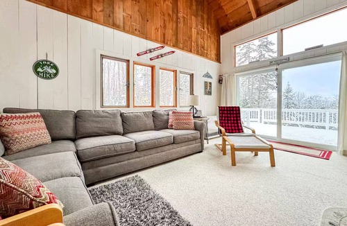 Jackson House | Mt. Washington View~Min to Skiing~Wood Stove