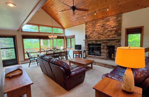 Carroll House | MWP23 - Breathtaking views in Bretton Woods, pool passes, discounts!