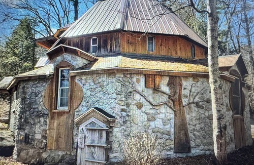 Canaan Cabin | Mystical Pines Hideaway: A One-of-a-Kind Cabin Escape: Trails, Hiking, Biking
