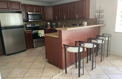Ives Estates House | N Miami Huge House w/BBQ and Swimming Pool!