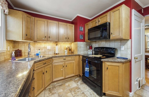 Bangor House | Near Concerts|Dog-Friendly|Firepit|Fenced Yard