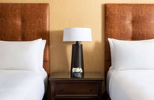 Crested Butte Hotel | Near Mt. Crested Butte + Skiing. Dining. Spa.