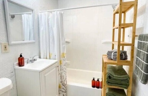 Garfield Heights House | Near National Park Home Away from Home