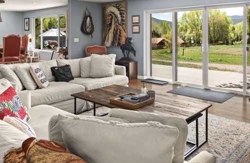 Basalt House | Near resorts, walk to town!