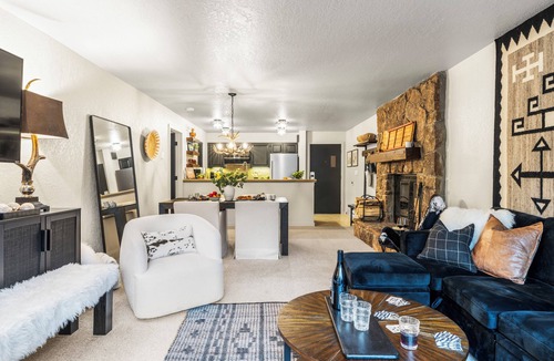 Snowmass Village House | Near Snowmass Village | Fireplace, Firepit & Mountain Views | Aspen Glow Retreat