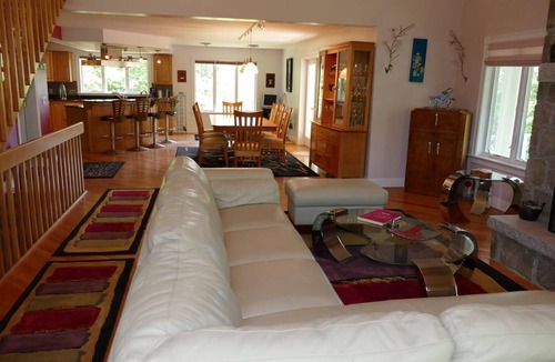 Bartlett House | Near Story Land, Full Gourmet Kitchen, Crib, Views