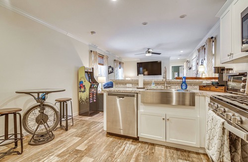 East Burke House | Near Trails & VAST Access! Modern Burke Home Base