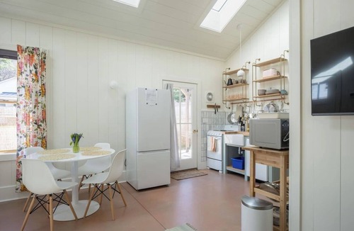 New North End Cottage | New 2024 Cottage with Deck & Pergola Near Beaches