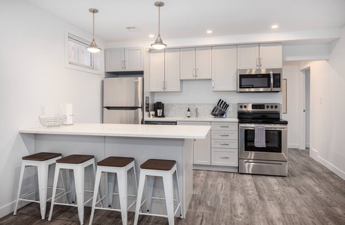 Saskatoon House | NEW 2Bed Modern Basement-Suite w/Indoor Fireplace