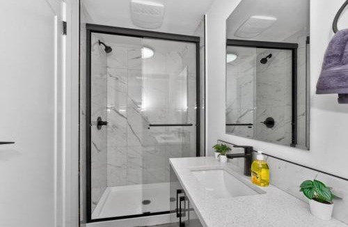 Highland Park House | New 2BR Home | Family Friendly | Near YYC Airport & Downtown - 4412 – DN