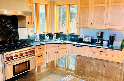 Carroll County Ski Chalet | NEW 4 bedroom mountaintop chalet just above North Conway, ideal location.