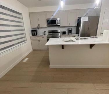 West Edmonton House | New and nice bedroom in Riverview D
