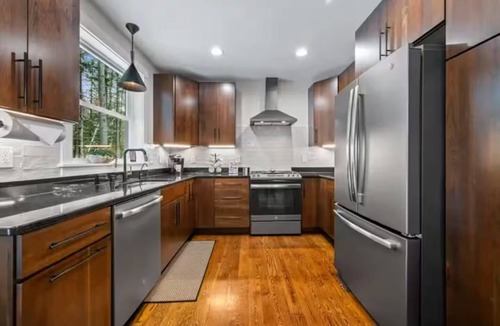 Bartlett House | New Bartlett home close to Attitash with Hot Tub