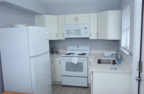 Singer Island Condo | NEW BEACH LISTING -Walk To Beach, BBQ Grill, Scuba, Beach Chairs